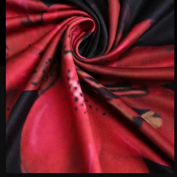 Red/Black Floral Print Bodycon Skirt Plus Size - Picture 2 of 4